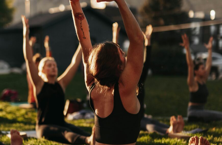 Ejercicio de yoga para mejorar la flexibilidad y movilidad en 2025